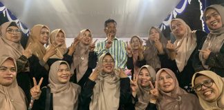 Batam Melaju, Rudi-Rafiq Siap Membangun Kepri: Warga Baloi Permai Beri Restu Wali Kota Batam sekaligus Kepala BP Batam, H Muhammad Rudi, yang mencalonkan diri sebagai Calon Gubernur Kepri kampanye tatap muka dengan warga Baloi Permai, Minggu (29/9/2024) malam. f,kiriman untuk BI