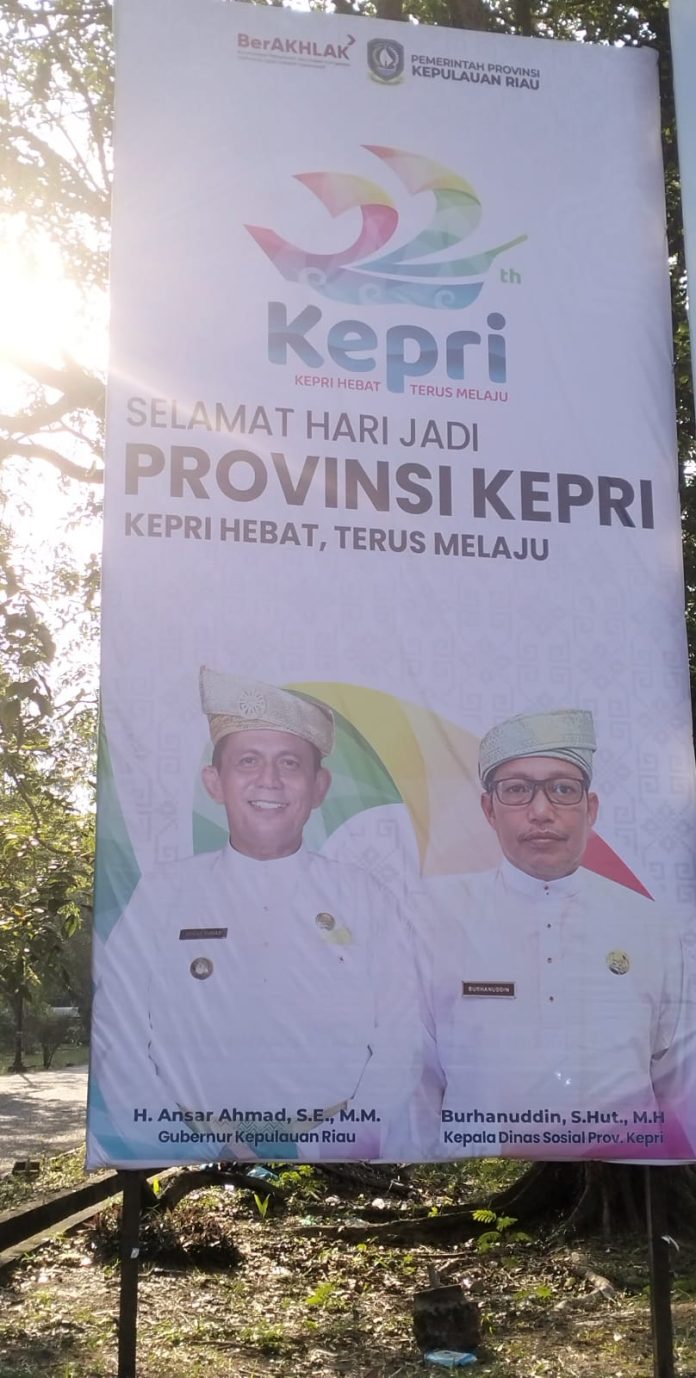 Badan Pengawas Pemilihan Umum (Bawaslu) Provinsi Kepulauan Riau (Kepri) memberikan perhatian serius terhadap spanduk-spanduk yang bertebaran menjelang Hari Jadi Provinsi Kepri. F,dok