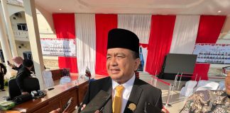 Golkar Dukung Lis Raja : Pilihan Cerdas Untuk Masa Depan Tanjungpinang Ketua Dewan Pertimbangan Partai Golkar Kota Tanjungpinang, Ade Angga, usai dilantik sebagai Anggota DPRD Tanjungpinang, di Gedung DPRD Tanjungpinang, Senggarang, Senin (2/9/2024).