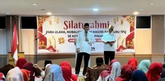 Tanjungpinang Alami Kemunduran Terbesar dalam 3 Tahun Terakhir, Lis Darmansyah : Kota Ini Kehilangan Arah! Mantan Wali Kota Tanjungpinang, Lis Darmansyah, menyampaikan kritik tajam terkait kondisi kotanya yang menurutnya mengalami kemunduran paling signifikan dalam tiga tahun terakhir. Hal itu disampaikan dalam pertemuan dengan ulama, imam masjid, dan guru TPQ di Aula Hotel Bintan Plaza pada Sabtu (14/9/2024). f,dok