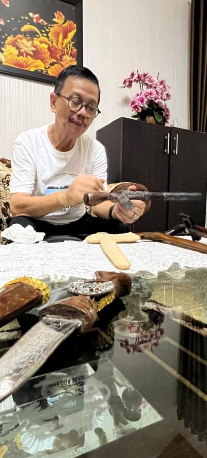 Silsilah keluarga Raja Ariza mencerminkan keterhubungan mendalam dengan sejarah kerajaan. F, dok