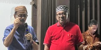 Pelayanan Hangat Ala Lis-Raja: Menyapa, Membantu, dan Dekat dengan Masyarakat Pasangan calon Walikota dan Wakil Walikota Tanjungpinang, H. Lis Darmansyah dan Raja Ariza, atau yang akrab disapa "Bang Lis" dan "Bang Raja," dikenal sebagai pemimpin yang ramah dan dekat dengan berbagai lapisan masyarakat f,BI