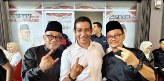 Membangkitkan Kembali Kejayaan Ekonomi Tanjungpinang Lis-Raja Solusinya Syaiful, SE (Praktisi Transportasi dan Ekonomi) foto bersama pasangan Calon Wali Kota Tanjungpinang, Lis Darmansyah dan Wakil Wali Kota Tanjungpinang, Raja Ariza f,kiriman untuk BI