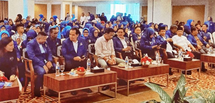 DPW Partai NasDem Kepri melakukan konsolidasi besar-besaran untuk memenangkan pasangan calon Gubernur dan Wakil Gubernur Kepri, H Muhammad Rudi dan H Aunur Rafiq, dalam Pemilihan Gubernur (Pilgub) Kepri 2024 di Hotel Hotel Harmoni One, Batam Centre, Minggu (8/9/2024) f,Nasdem