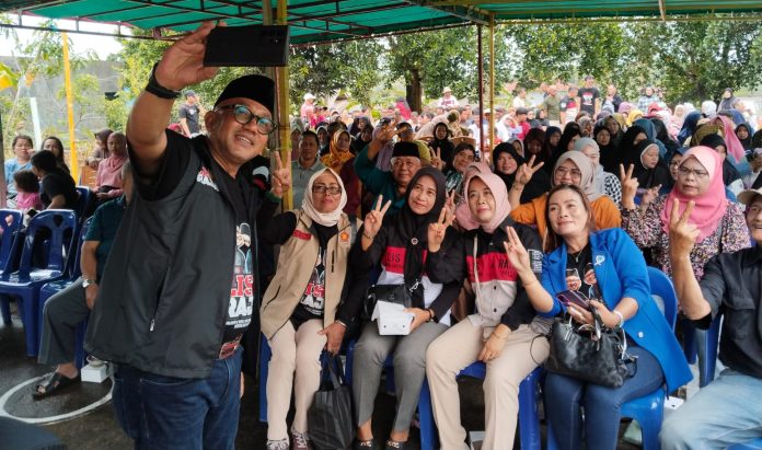 Kebersamaan Calon Wali Kota Tanjungpinang bersama warga disela-sela kampanyenya Minggu (6/10/2024) f,BI