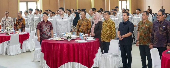 Dinas Tenaga Kerja dan Transmigrasi (Disnakertrans) Provinsi Kepulauan Riau (Kepri) secara resmi meluncurkan program Kick Off Pemagangan Tenaga Kerja Dalam Negeri di PT Bintan Alumina Indonesia (BAI) pada Kamis (3/10). F,Diskominfo Kepri