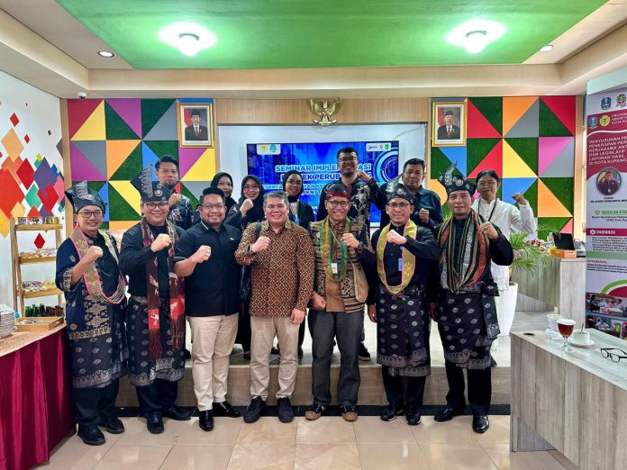 Pelatihan Kepemimpinan Nasional (PKN) tingkat II BPSDM Jawa Timur sudah memasuki tahap implementasi proyek perubahan (Proper)sebagai pertanda tahapan akhir dari penugasan Wali Kota Batam bagi Eselon II Pemko Batam yang diikuti oleh Kadis Kominfo, Kadis Sosial, Kadis Cipta Karya dan Tata Ruang Kota Batam dan Kadis Pendidikan Kota Batam. F,Pemko Batam