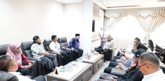 Kota Batam ditetapkan sebagai tuan rumah pada peringatan Hari Santri 2024 Tingkat Provinsi Kepulauan Riau Sebagai persiapan peringatan Hari Santri, Pemerintah Kota Batam menggelar rapat persiapan yang dipimpin Sekretaris Daerah Kota Batam, Jefridin. f,Pemko Batam