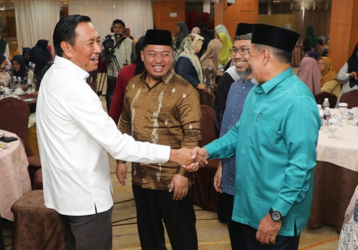 Pjs Wali Kota Batam, Andi Agung, turut serta dalam seminar literasi keuangan bertajuk Bijak Atur Keuangan, Hindari Jeratan Utang. f,Pemko Batam