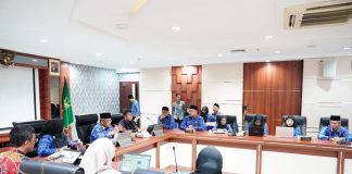 Pemerintah Kota Batam Gelar Rakor Data Kepegawaian untuk Tingkatkan Kualitas Data ASN Badan Kepegawaian dan Sumber Daya Manusia (BKPSDM) Kota Batam menyelenggarakan Rapat Koordinasi (Rakor) Data dan Informasi Kepegawaian di Ruang Rapat Hang Nadim, Kamis (17/10/2024). f,Pemko Batam