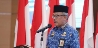 Sekda Jefridin Buka Workshop Penyusunan Dokumen Penilaian Risiko dan RTP di Lingkungan Pemko Batam Sekretaris Daerah Kota Batam, Jefridin, membuka resmi Workshop Penyusunan Dokumen Penilaian Risiko (Tingkat Kota, Tingkat Strategis OPD dan Tingkat Operasional OPD) dan Penetapan Rencana Tindak Pengendalian (RTP), di Lingkungan Pemko Batam yang digelar di Kantor Walikota Batam, Senin (28/10/2024). F, Pemko Batam