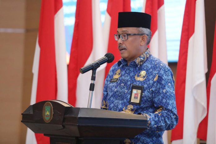 Sekretaris Daerah Kota Batam, Jefridin, membuka resmi Workshop Penyusunan Dokumen Penilaian Risiko (Tingkat Kota, Tingkat Strategis OPD dan Tingkat Operasional OPD) dan Penetapan Rencana Tindak Pengendalian (RTP), di Lingkungan Pemko Batam yang digelar di Kantor Walikota Batam, Senin (28/10/2024). F, Pemko Batam