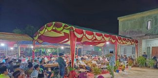 Di Hadapan Ribuan Keluarga Suku Koto, Rudi Tegaskan Visi Pembangunan Ekonomi Kepri yang Maju Calon Gubernur Kepulauan Riau (Kepri) nomor urut 2, H Muhammad Rudi (HMR), menghadiri acara silaturahmi dan peringatan Maulid Nabi Muhammad SAW 1446 H yang diadakan oleh Ikatan Keluarga Suku Koto (IKSK) Rabu malam, (2/10/2024). F, dok tim Rudi-Rafiq