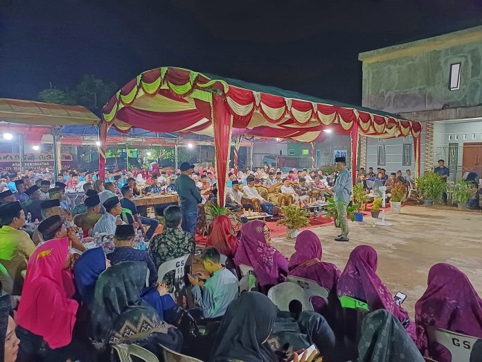 Calon Gubernur Kepulauan Riau (Kepri) nomor urut 2, H Muhammad Rudi (HMR), menghadiri acara silaturahmi dan peringatan Maulid Nabi Muhammad SAW 1446 H yang diadakan oleh Ikatan Keluarga Suku Koto (IKSK) Rabu malam, (2/10/2024). F, dok tim Rudi-Rafiq