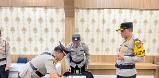 AKP Marganda Pandapotan Dilantik sebagai Kabag Logistik Polresta Tanjungpinang Kapolresta Tanjungpinang, Kombes Pol Budi Santosa, resmi melantik AKP Marganda Pandapotan sebagai Pejabat Kabag Logistik Polresta Tanjungpinang di Rupatama Polresta TanjungpinangKamis, (3/10/2024). F, Polresta Tanjungpinang