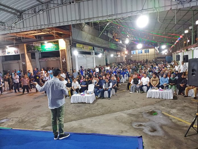 Tokoh Masyarakat Seipanas, Sakwa, menegaskan komitmen warga untuk mengantarkan H Muhammad Rudi (HMR) dan H Aunur Rafiq (Rudi-Rafiq) menjadi Gubernur dan Wakil Gubernur Kepulauan Riau pada periode 2025-2030. F, dok Rudi-Rafiq
