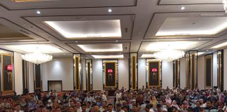 Ratusan Tokoh Masyarakat Tanjungpinang Suarakan Dukungan untuk Rudi-Rafiq Calon Gubernur Kepulauan Riau (Kepri) nomor urut 2, H Muhammad Rudi (HMR), menggelar silaturahmi yang dihadiri ratusan tokoh masyarakat Tanjungpinang di Trans Convention Center (TCC), Rabu (9/10/2024). F, tim HMR