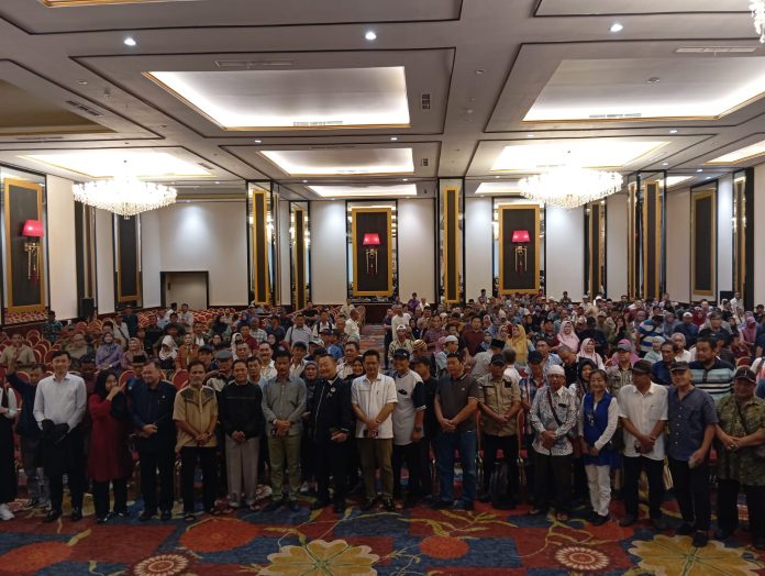 Calon Gubernur Kepulauan Riau (Kepri) nomor urut 2, H Muhammad Rudi (HMR), menggelar silaturahmi yang dihadiri ratusan tokoh masyarakat Tanjungpinang di Trans Convention Center (TCC), Rabu (9/10/2024). F, tim HMR