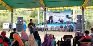 Kampanye di Desa Tapau, Natuna, Rudi Komitmen Optimalkan Layanan Transportasi untuk Dorong Komoditas Lokal Calon Gubernur Kepri, Rudi saat menggelar kampanye di Desa Tapau, Kecamatan Bunguran Tengah, Jumat, (25/10/2024). F,Tim HMR