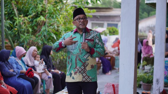 Calon Wali Kota dan Wakil Wali Kota Tanjungpinang, Lis Darmansyah dan Raja Ariza, berencana menyetarakan Tambahan Penghasilan Pegawai (TPP) bagi Pegawai Pemerintah dengan Perjanjian Kerja (P3K) dan Pegawai Negeri Sipil (PNS) di Tanjungpinang. F, tim Lis-Raja