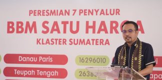 Dorong Peningkatan Ekonomi di Daerah 3T, Pertamina Patra Niaga Resmikan Tujuh Titik BBM Satu Harga Klaster Sumatera PT Pertamina Patra Niaga terus berupaya mendorong peningkatan ekonomi hingga ke daerah 3T (Tertinggal, Terdepan dan Terluar) dengan meresmikan secara serentak 7 lembaga penyalur BBM Satu Harga Klaster Sumatera di Integrated Terminal (IT) Teluk Kabung, Sumatera Barat pada Rabu (30/10). F, humas Pertamina