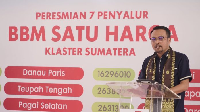 PT Pertamina Patra Niaga terus berupaya mendorong peningkatan ekonomi hingga ke daerah 3T (Tertinggal, Terdepan dan Terluar) dengan meresmikan secara serentak 7 lembaga penyalur BBM Satu Harga Klaster Sumatera di Integrated Terminal (IT) Teluk Kabung, Sumatera Barat pada Rabu (30/10). F, humas Pertamina