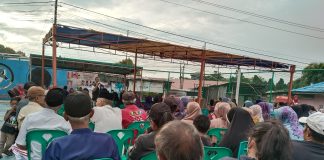 Ashady Selayar: Jangan Gegara Dandang Kuali, Lupa Jalan yang Diaspal Wakil Wali Kota Tanjungpinang, Raja Ariza (Lis-Raja), melanjutkan kampanye dialogis mereka dengan masyarakat Lembah Asri, Selasa, 8 Oktober 2024. F, BI