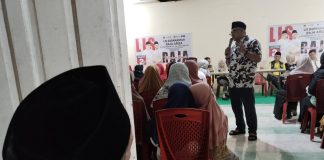 Lis Darmansyah: Janji Beasiswa Pasangan Calon Lain Tak Realistis Calon Wali Kota Tanjungpinang, Lis Darmansyah, mengkritik pernyataan pasangan calon yang berjanji menyediakan beasiswa untuk pendidikan anak mulai SD hingga tingkat mahasiswa. F, BI