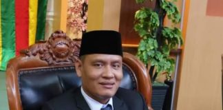 Resmi di Komisi II, Prengki Simanjuntak Komitmen Terus Perjuangkan Kesehatan dan Kesejahteraan Masyarakat Tanjungpinang Anggota Dewan Perwakilan Rakyat Daerah (DPRD) Kota Tanjungpinang, Prengki Simanjuntak, S.IP, menegaskan komitmennya untuk terus memperjuangkan aspirasi masyarakat, terutama di bidang kesehatan dan kesejahteraan f, FB Prengki