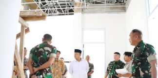Ketua DPRD Kepri Tinjau Pembangunan Rumah Sakit Tingkat IV Batam Ketua DPRD Provinsi Kepulauan Riau, H. Iman Sutiawan, bersama Ketua Komisi I DPRD Kepri, Muhammad Syahid Ridho, melakukan kunjungan ke Rumah Sakit Tingkat IV Batam (Rumkitban) di Bengkong, Batam, Senin (14/10/2024). F, DPRD Kepri