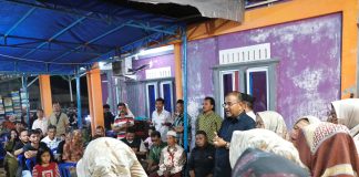 Semangat Baru untuk Kepri: Dukungan Rudi-Rafiq di Tanjungpinang Makin Menggelora Kampanye dialogis pasangan calon Gubernur Kepri nomor urut 2 di Tanjungpinang, benar-benar dimanfaatkan warga untuk berdialog dan menaruhkan harapan pada pasangan H Muhammad Rudi dan H Aunur Rafiq, Rabu (20/11/2024) f,tim HMR