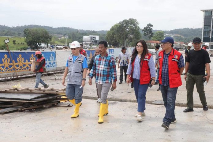 Usai menjalani cuti tanpa tanggungan negara, Wali Kota Batam sekaligus Kepala Badan Pengusahaan (BP) Batam, H Muhammad Rudi (HMR), langsung bergerak meninjau sejumlah proyek infrastruktur strategis, Minggu (24/11/2024) f,Pemko Batam