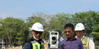 Rudi Sudah Rancang Pembangunan Batam untuk Tunjang Ekonomi Kepri Sebagai Wali Kota Batam dan Kepala Badan Pengusahaan (BP) Batam, HMR berkomitmen untuk melanjutkan pembangunan infrastruktur yang andal, yang merupakan kunci untuk mendukung kegiatan ekonomi dan pertumbuhan bisnis. F, Tim HMR