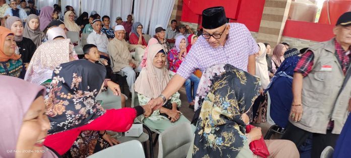 Warga Tambelan yang tinggal di Tanjungpinang, melalui Kerukunan Masyarakat Tambelan Serantau (KMTS), menyatakan dukungan bulat untuk pasangan calon Walikota dan Wakil Walikota Tanjungpinang, Lis Darmansyah dan Raja Ariza, pada Pilkada yang akan dilaksanakan pada 27 November 2024. F, Tim Lis-Raja