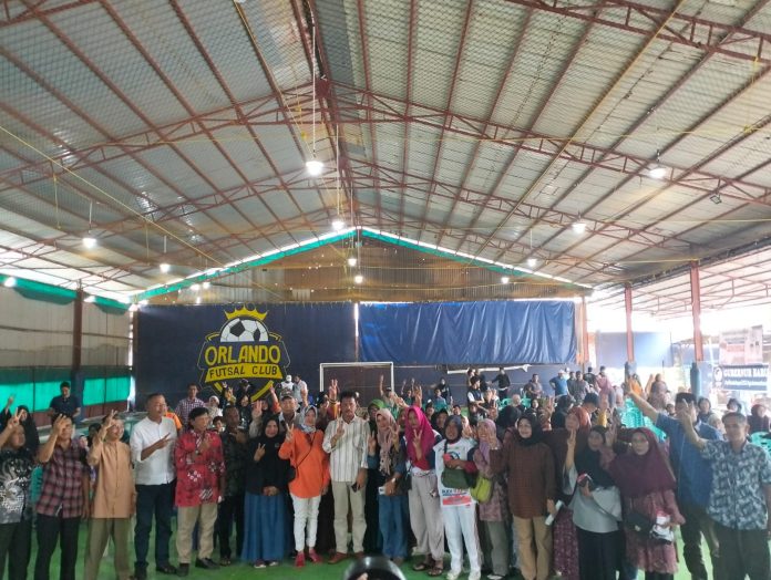 Antusiasme warga Telukkeriting sangat terasa dalam acara Silaturahmi dan Kampanye Dialogis pasangan calon Gubernur dan Wakil Gubernur Kepri, H Muhammad Rudi dan H Aunur Rafiq (Rudi-Rafiq), yang digelar di Kecamatan Tanjungpinang Kota, Kota Tanjungpinang, Rabu (6/11/2024). F, tim HMR