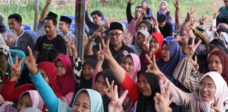 Tantangan Infrastruktur di Tanjungpinang Timur: Warga Hanya Berharap pada Lis-Raja Pada kampanye yang digelar di kawasan Bukit Merpati Putih, Yuki Vista, dan Ganet Hil pada Minggu (10/11/2024), Amir Hamzah, salah satu warga setempat, mengungkapkan permasalahan yang dihadapi warga terkait minimnya prasarana, sarana, dan utilitas umum (PSU) di kawasan tersebut. F, tim Lis-Raja