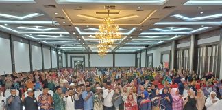 Ibu-Ibu Majelis Taklim Sebut Hanya Rudi yang Bisa Majukan Kepri Calon Gubernur Kepulauan Riau (Kepri) nomor urut 2, H Muhammad Rudi (HMR), menggelar silaturahmi dengan ibu-ibu majelis taklim se-Kecamatan Bengkong dan Persatuan Majelis Taklim (Permata) Kelurahan Batuampar, di Golden Prawn, Bengkong, Batam, Minggu (10/11/2024).f, tim HMR