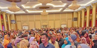 Tim Rudi-Rafiq Kawal Ketat TPS, Kamal: Kita Unggul 10 Persen di Atas Petahana Pasangan calon (paslon) Gubernur dan Wakil Gubernur Kepulauan Riau (Kepri), nomor urut 2, H Muhammad Rudi (HMR), dan H Aunur Rafiq (Rudi- Rafiq), diprediksi akan menang. Survei pun masih unggul hingga 10 persen lebih f, Tim HMR