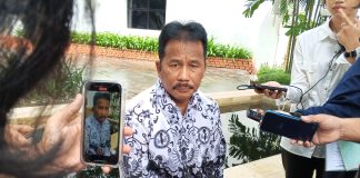 HMR Bantah Isu Penggusuran di Baloikolam: “Itu Tidak Benar” Wali Kota Batam sekaligus Kepala Badan Pengusahaan (BP) Batam, H Muhammad Rudi (HMR), membantah keras isu yang menyebutkan adanya rencana penggusuran di kawasan Baloikolam f, Pemko Batam