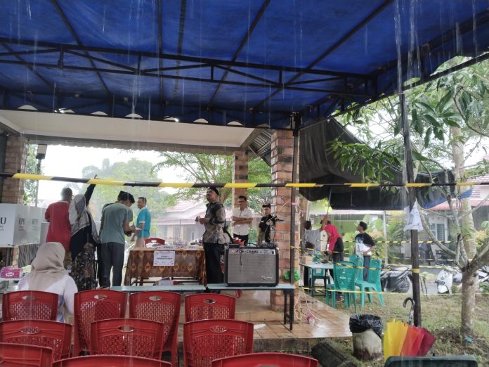 Hujan mengguyur Kota Tanjungpinang di pagi hari pencoblosan calon Kepala Daerah di Tanjungpinang, Rabu (27/11/2024). F, BI