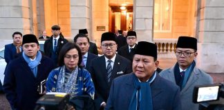 Presiden Prabowo Raih Komitmen Investasi 8,5 Miliar Dolar AS di Inggris Presiden Prabowo Subianto memberikan keterangan kepada awak media, usai menghadiri CEO Roundtable Forum, London, pada Kamis 21 November 2024. (Foto: BPMI Setpres/Muchlis Jr)