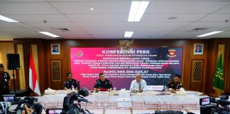 Kejagung Sita Rp301 Miliar dari Kasus TPPU PT Duta Palma Group Tim Penyidik dari Direktorat Penyidikan Jaksa Agung Muda Bidang Tindak Pidana Khusus (JAM PIDSUS) Kejaksaan Agung telah menyita uang senilai Rp301 miliar, Selasa, (12/11/2024). f,Kejagung
