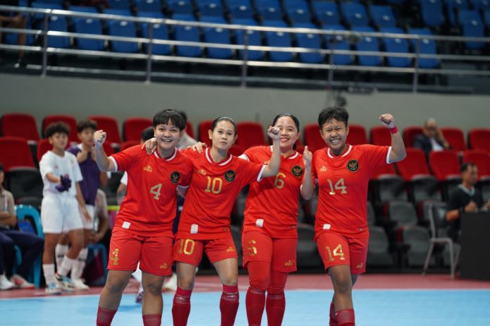 Dalam pertandingan perebutan posisi ketiga yang berlangsung di PSC PhilSports Arena, Filipina, Kamis (21/11), Indonesia menang meyakinkan dengan skor 4-1. f,pssi