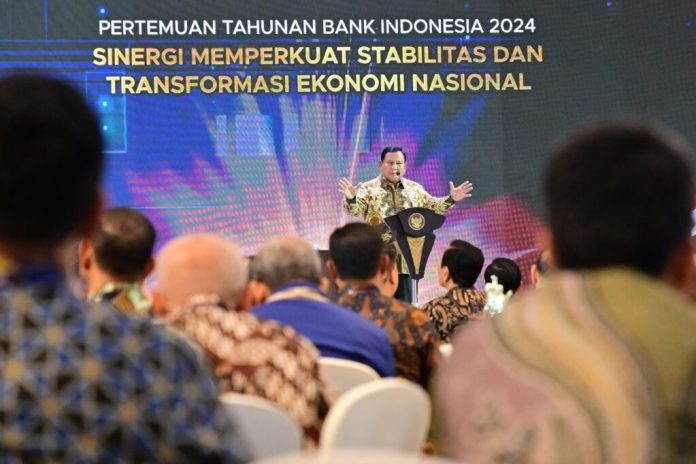 Presiden Prabowo Subianto memberikan sambutanpada Pertemuan Tahunan Bank Indonesia 2024 di Komplek Perkantoran Bank Indonesia, Jakarta, Jumat, 29 November 2024. (Foto: BPMI Setpres/Laily Rachev)