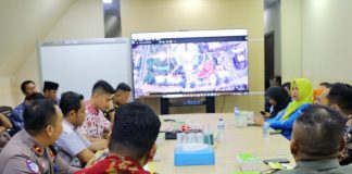 Pemko Batam Gelar Rapat Persiapan Pawai Budaya HJB ke-195 Pemerintah Kota (Pemko) Batam menggelar Rapat Persiapan Pawai Budaya Dalam Rangka Hari Jadi Batam (HJB) ke 195, di Ruang Rapat Diskominfo Lantai 7 Kantor Pemko Batam, Kamis (5/12/2024). F, Pemko Batam