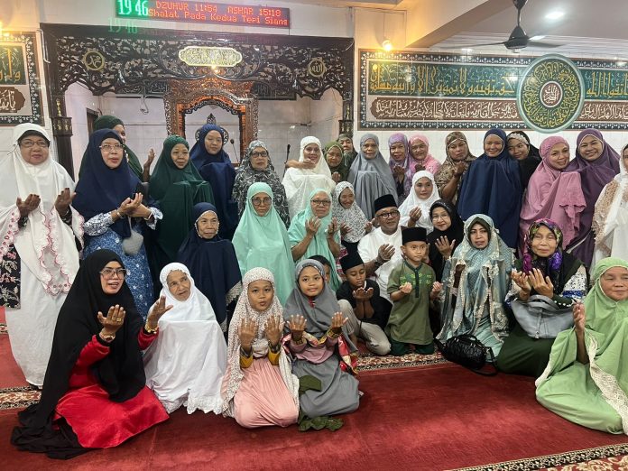 Pasangan calon Wali Kota dan Wakil Wali Kota Tanjungpinang, Lis Darmansyah dan Raja Ariza (Lis-Raja), semakin memperkuat posisi mereka di Pilkada Tanjungpinang 2024 dengan keunggulan signifikan atas pasangan Rahma-Rizha di tiga kecamatan, f, dok