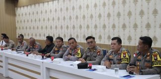 Polresta Tanjungpinang Gelar Latihan Pra Operasi Pekat Seligi 2024 Ciptakan Kondisi Aman Jelang Rekapitulasi Pilkada dan Nataru Polresta Tanjungpinang menggelar pembukaan Latihan Pra Operasi (Latpraops) Pekat Seligi 2024 di Rupatama Polresta Tanjungpinang pada Selasa (3/12/2024). F, Polresta Tanjungpinang