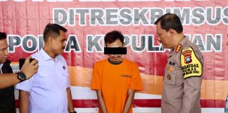 Polda Kepri Tangkap Penyebar Hoaks Soal Pejabat Tinggi Kepolisian, Pelaku Raup Untung dari Akun Palsu Direktorat Reserse Kriminal Khusus (Ditreskrimsus) Polda Kepri berhasil menangkap seorang pelaku berinisial RH yang menyebarkan berita bohong atau hoaks tentang seorang pejabat tinggi kepolisian melalui media sosial f, Polda Kepri