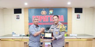 Polda Kepri Terima Kunjungan Kehormatan Polis Diraja Malaysia, Perkuat Kerja Sama Pemberantasan Kejahatan Internasional Polda Kepulauan Riau (Kepri) menerima kunjungan kehormatan dari delegasi Polis Diraja Malaysia (PDRM) di Rupatama Polda Kepri, Rabu (4/12). F, Polda Kepri