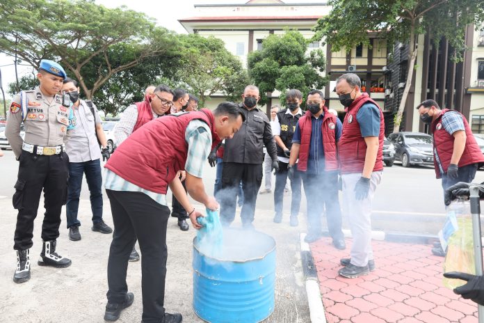 Direktorat Reserse Narkoba Polda Kepulauan Riau (Polda Kepri) bekerja sama dengan Bea Cukai Kanwil Khusus Kepri melaksanakan pemusnahan barang bukti narkotika di Polda Kepri, Kamis (5/12/2024). F, Polda Kepri